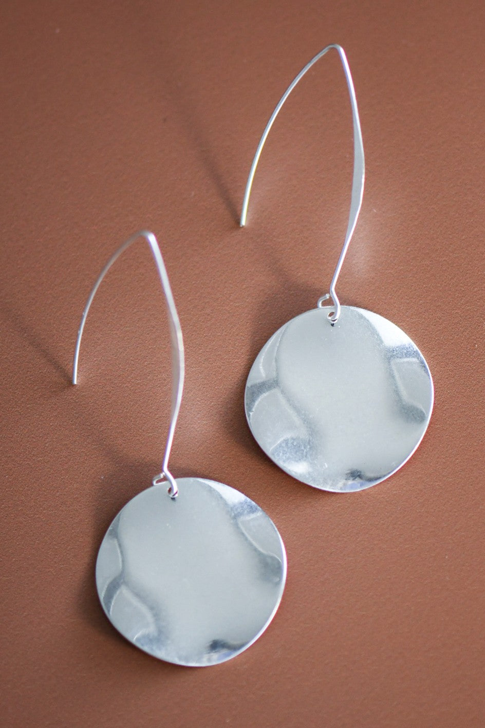 Round Silver Disc Long Wire Threader Earrings